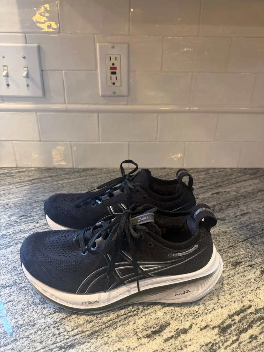 Asics width as smoke